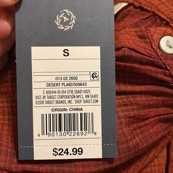 New with tags button up shirt - Picture 2 of 2